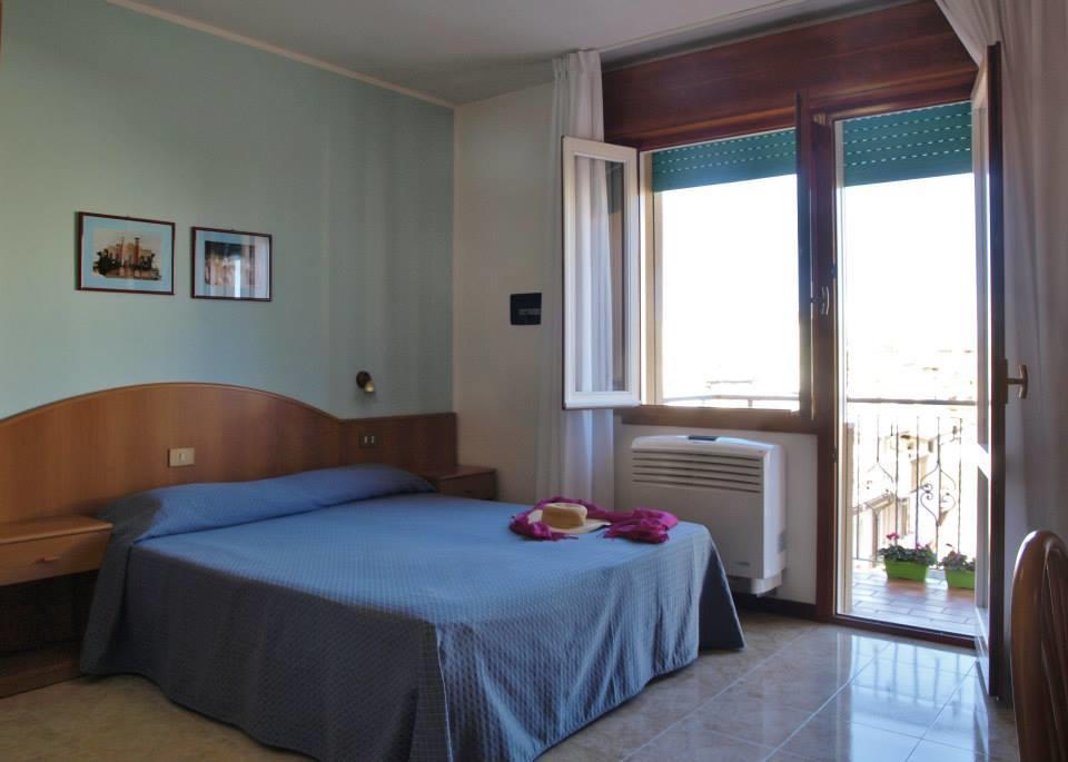 Hotel Fornaro Caorle Exterior foto