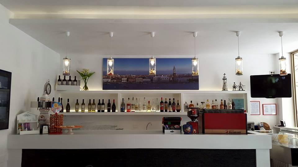 Hotel Fornaro Caorle Exterior foto